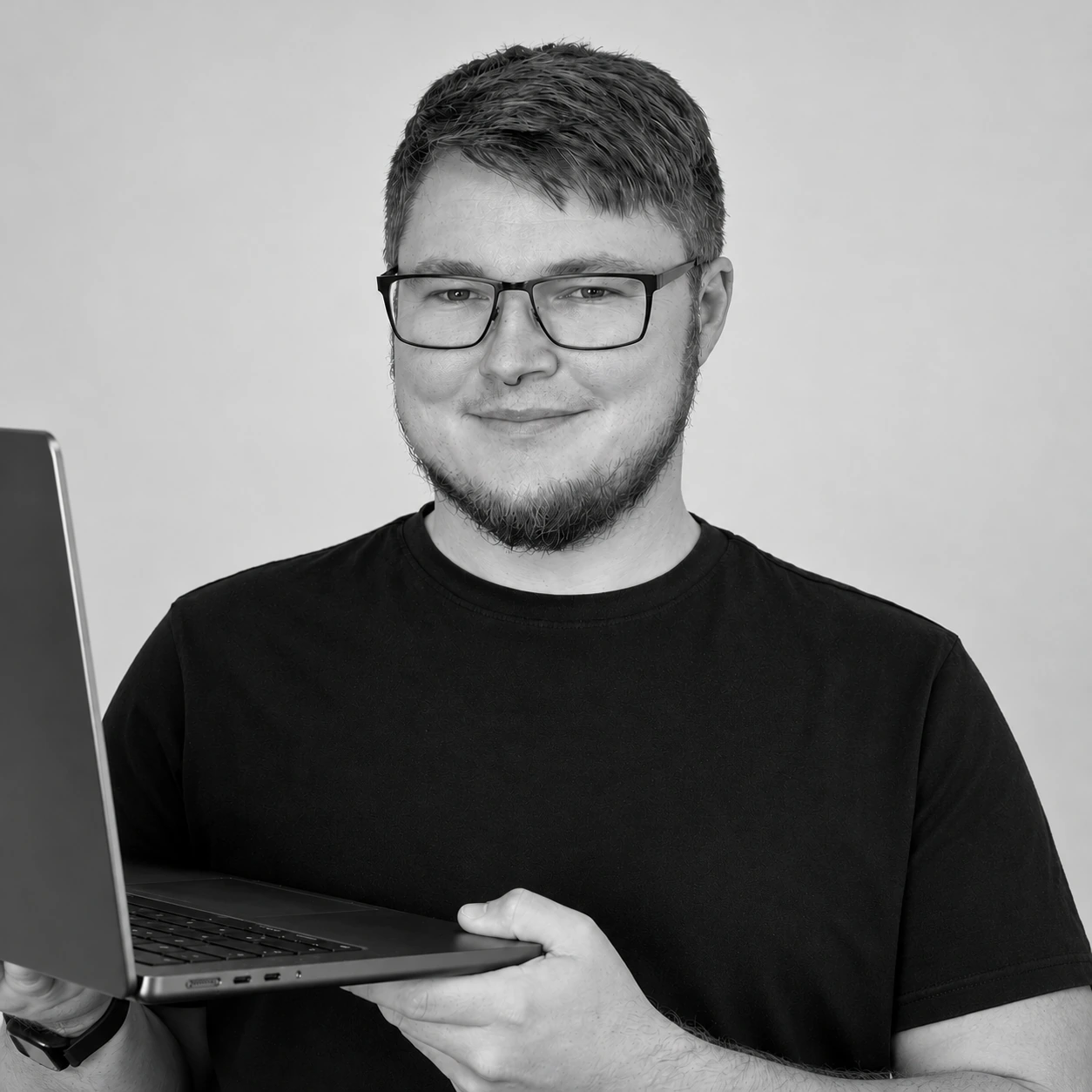 Julien Meyer mit Laptop